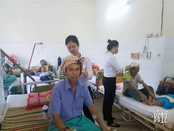co hon 70 benh nhan nang duoc ve sinh tai giuong benh