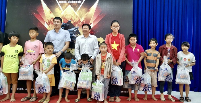 Trao hơn 6.000 suất quà cho người nghèo tại Nha Trang