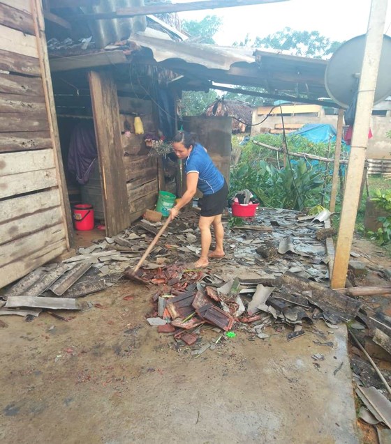Hà Tĩnh: Mưa lớn kèm lốc xoáy, nhiều nhà dân bị tốc mái