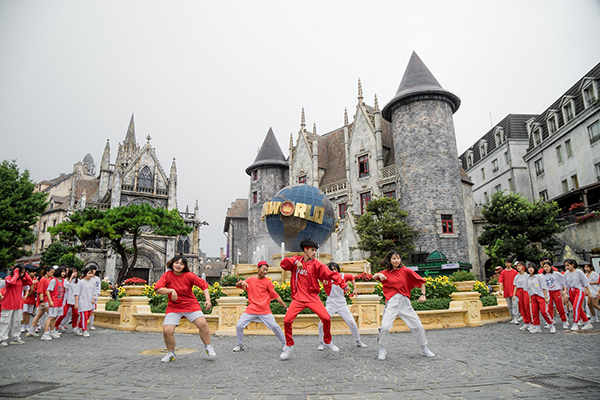 Công viên Sun World náo nhiệt trong vòng bán kết Flashmob