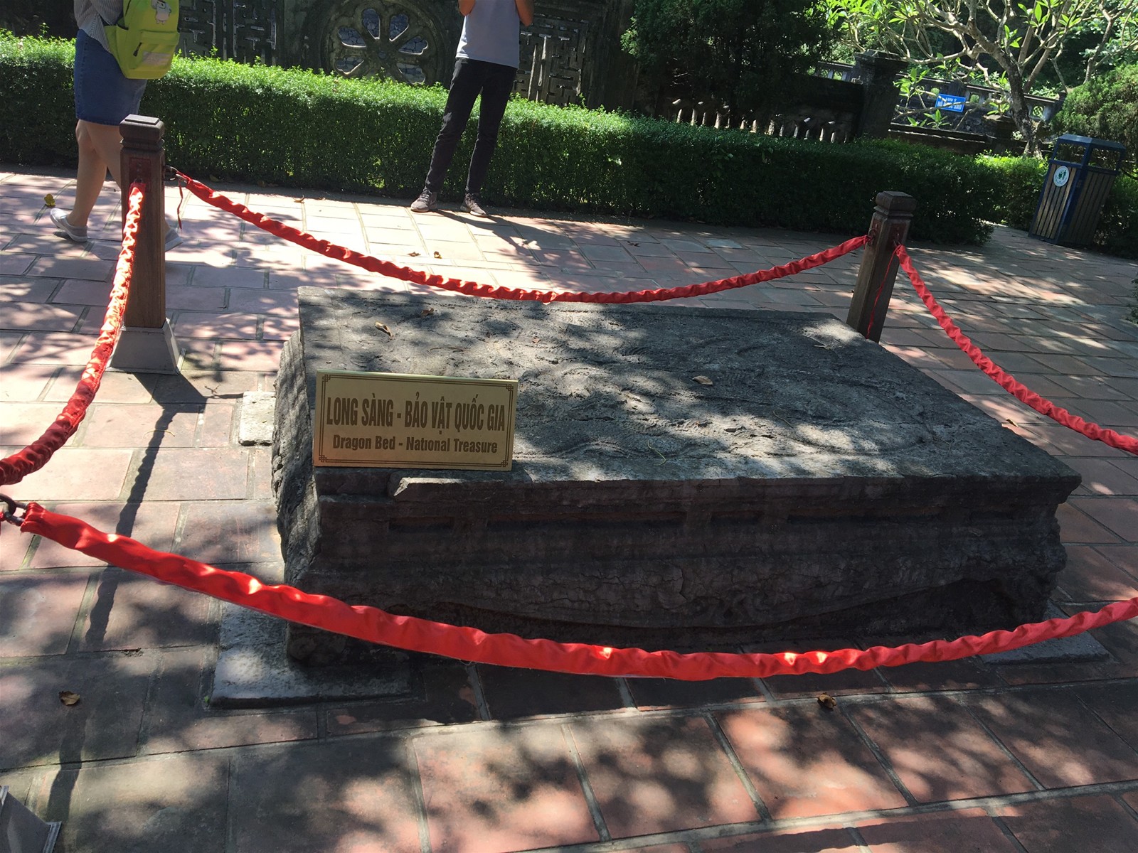 Cố đô Hoa Lư thu hút khách du lịch bằng giá trị văn hóa đặc