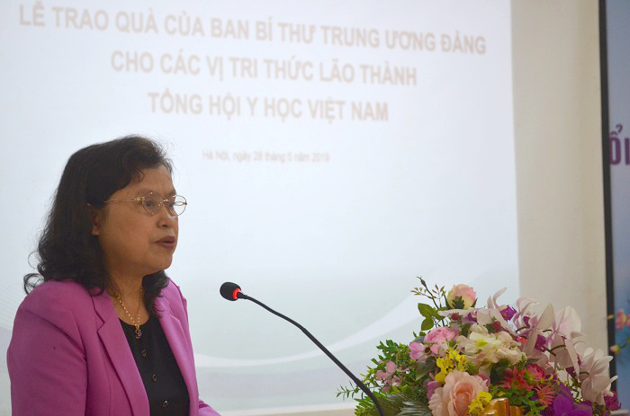 Tổng hội Y học Việt Nam tổ chức lễ trao quà của Ban Bí thư Trung ương Đảng tới các trí thức ngành y tiêu biểu
