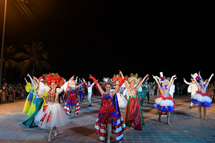 Lễ hội Carnaval đường phố DIFF 2019- bữa tiệc của những sắc màu và vũ điệu