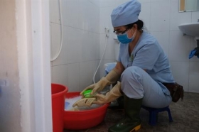 nu lao cong trong khu cach ly theo doi benh nhan tai duong tinh o tp hcm nho gia dinh nhung ve chua duoc