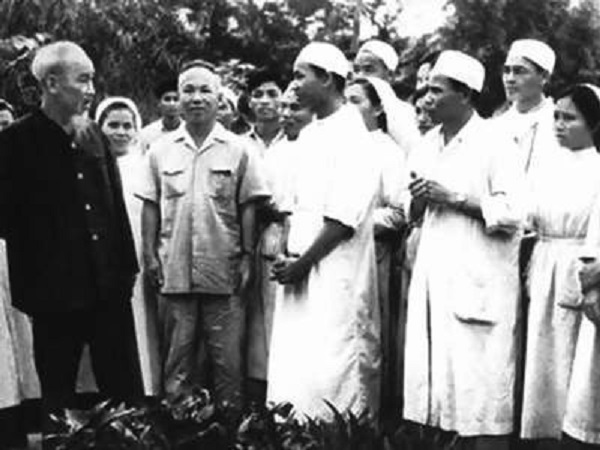 Kỷ niệm 130 năm ngày sinh Chủ tịch Hồ Chí Minh (19/5/1890-19/5/2020): Chủ tịch Hồ Chí Minh quan tâm rất lớn việc xây dựng ngành y và bảo vệ môi trường