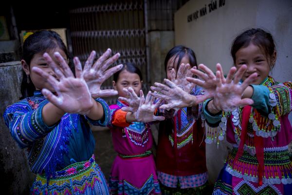 Tận dụng lợi thế sớm kiểm so&aacute;t được dịch bệnh, r&uacute;t ngắn khoảng c&aacute;ch ph&aacute;t triển với khu vực v&agrave; thế giới