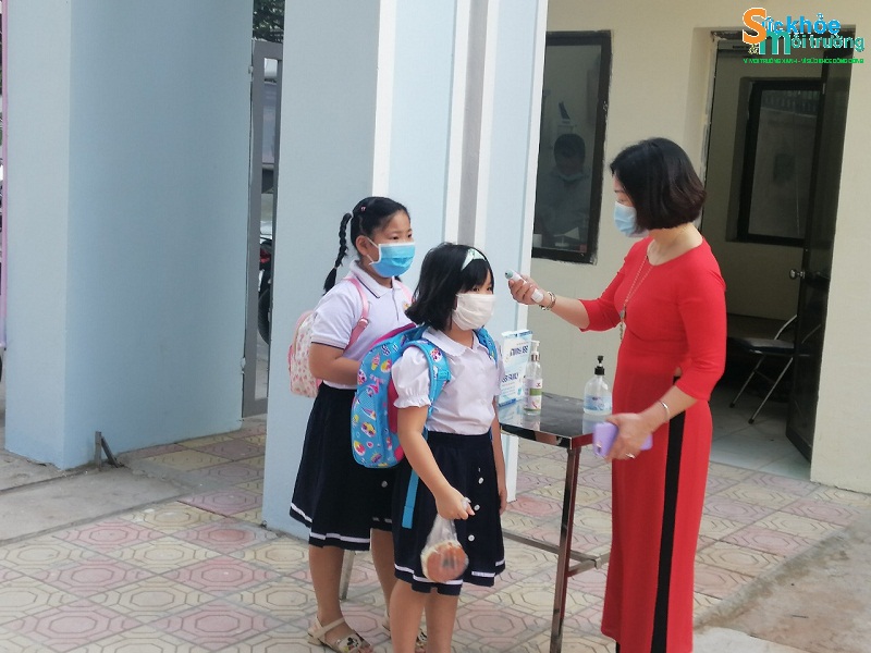Hà Nội chính thức cho học sinh tạm dừng đến trường từ ngày mai (4/5)