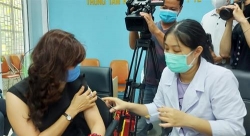 tiem phong vac xin cho hon 80 phong vien tai tp ho chi minh tham gia chong dich covid 19