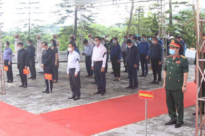 Hà Tĩnh: An táng 11 liệt sĩ quân tình nguyện và chuyên gia Việt Nam hy sinh tại Lào