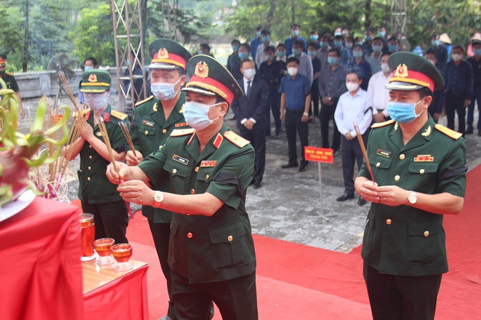 Hà Tĩnh: An táng 11 liệt sĩ quân tình nguyện và chuyên gia Việt Nam hy sinh tại Lào