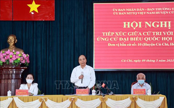 Chủ tịch nước Nguyễn Xuân Phúc tiếp xúc cử tri TP Hồ Chí Minh