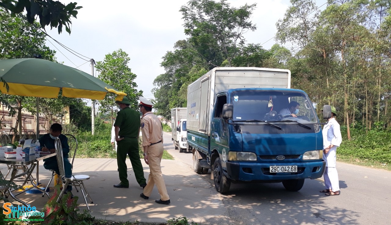 Những lá chắn vững vàng chống dịch