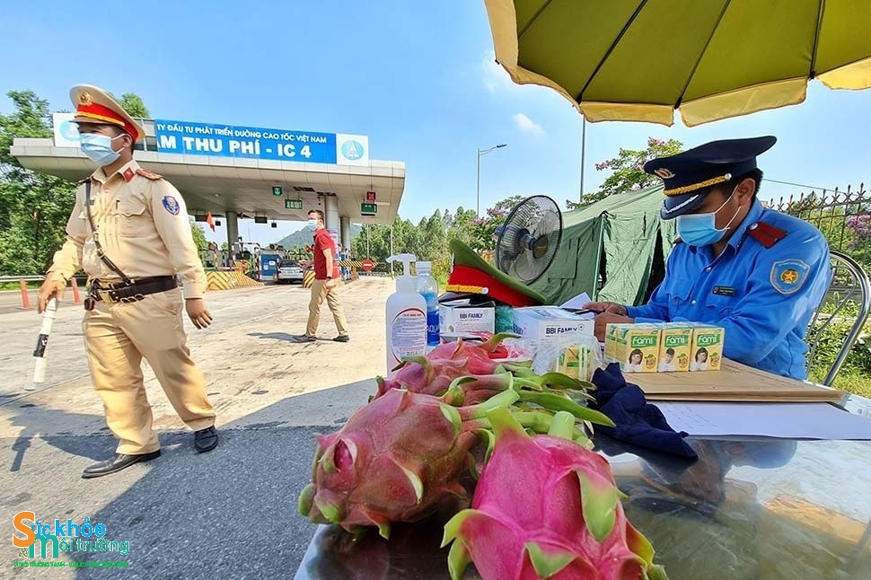 Những lá chắn vững vàng chống dịch