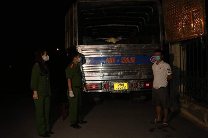 Bắt vụ vận chuyển 3,2 tấn sản phẩm động vật “bẩn” từ Vĩnh Phúc đi Hà Nội để tiêu thụ