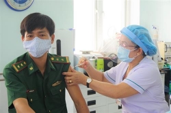 tiem mui 2 vac xin phong covid 19 cho hon 1000 can bo chien si bien phong tay ninh