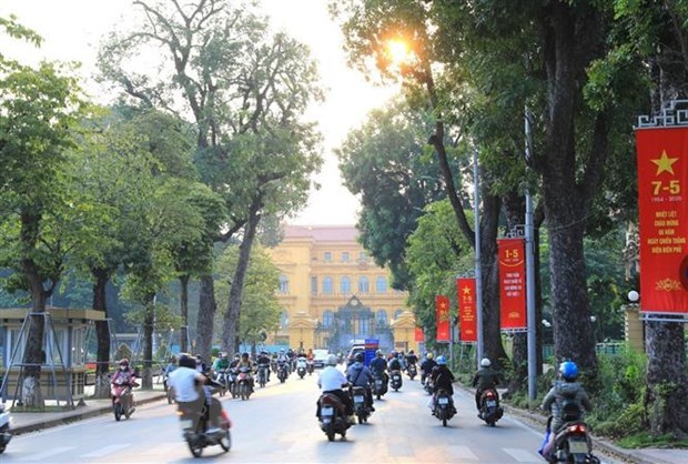 Bắc Bộ v&agrave; nhiều khu vực tr&ecirc;n cả nước mưa d&ocirc;ng, Trung Trung Bộ nắng n&oacute;ng