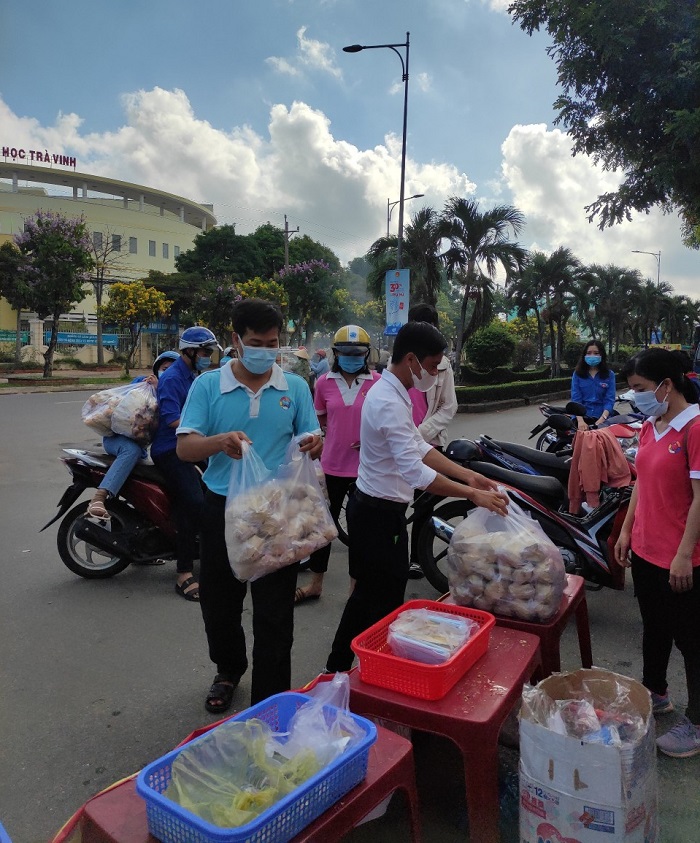 Thanh niên Trà Vinh lan tỏa thông điệp tình người trong mùa dịch