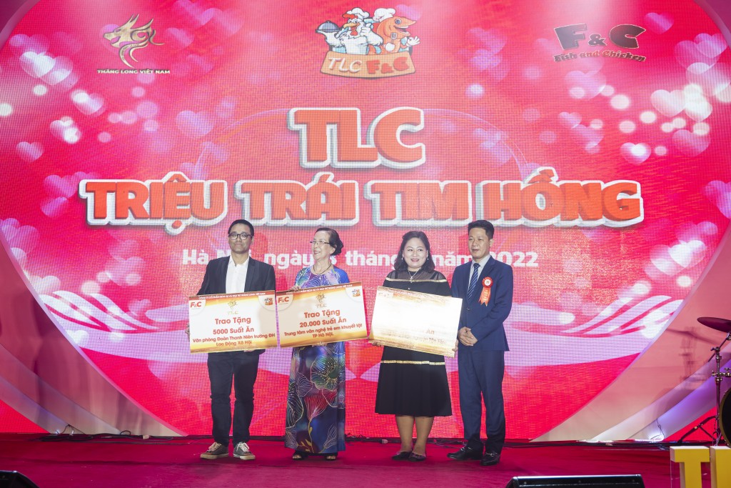 TLC - Triệu tr&aacute;i tim hồng: Cột mốc mới trong qu&aacute; tr&igrave;nh ph&aacute;t triển
