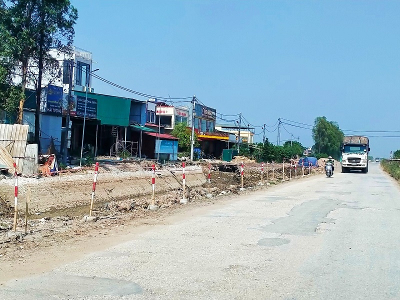 Hưng Y&ecirc;n: Nh&agrave; thầu thi c&ocirc;ng dự &aacute;n đường tỉnh 385 khắc phục tồn tại, đảm bảo c&aacute;c biện ph&aacute;p an to&agrave;n trong thi c&ocirc;ng