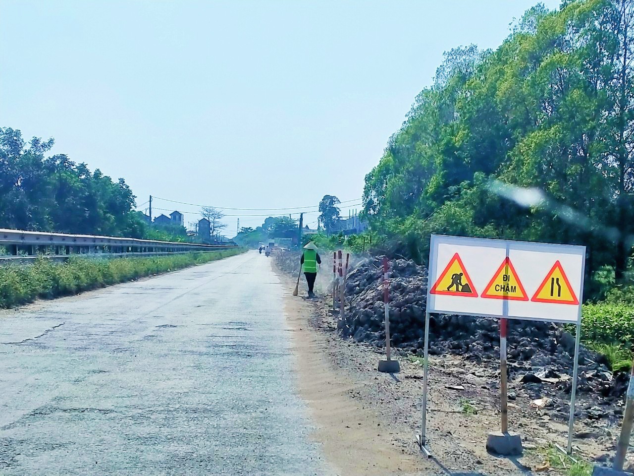 Hưng Y&ecirc;n: Nh&agrave; thầu thi c&ocirc;ng dự &aacute;n đường tỉnh 385 khắc phục tồn tại, đảm bảo c&aacute;c biện ph&aacute;p an to&agrave;n trong thi c&ocirc;ng