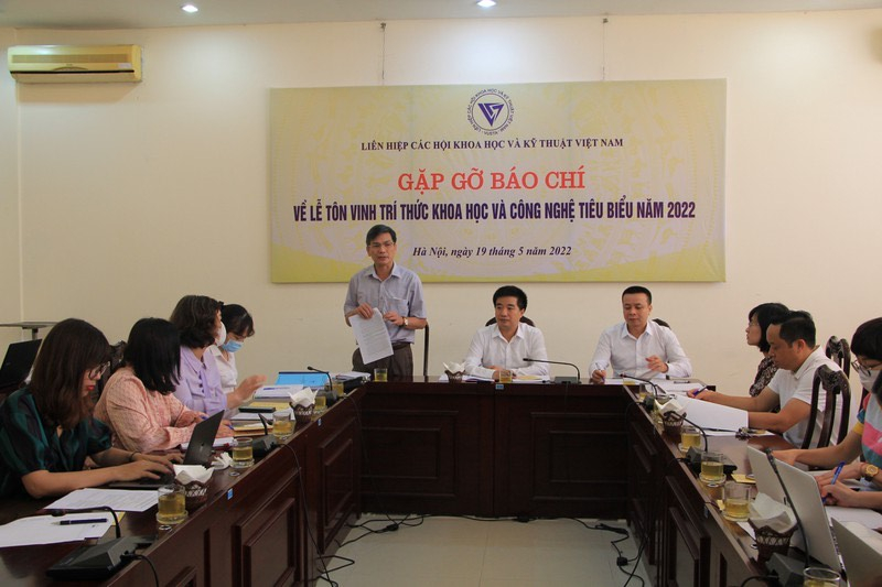 T&ocirc;n vinh 106 tr&iacute; thức ti&ecirc;u biểu về khoa học v&agrave; c&ocirc;ng nghệ
