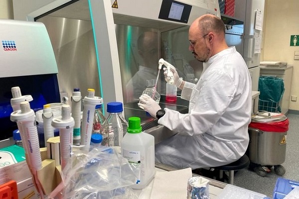 Việt Nam theo d&otilde;i s&aacute;t sao, gi&aacute;m s&aacute;t chặt bệnh đậu m&ugrave;a khỉ