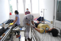 ben tre 50 cong nhan nhap vien nghi do ngo doc thuc pham