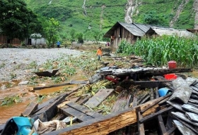 ha giang mua lu khien 3 nguoi chet hon 800 ngoi nha bi ngap