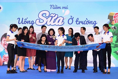 Vinamilk tổ chức s&acirc;n chơi 1/6 v&agrave; hưởng ứng Ng&agrave;y sữa thế giới 2019 với chủ đề Niềm vui uống sữa ở trường