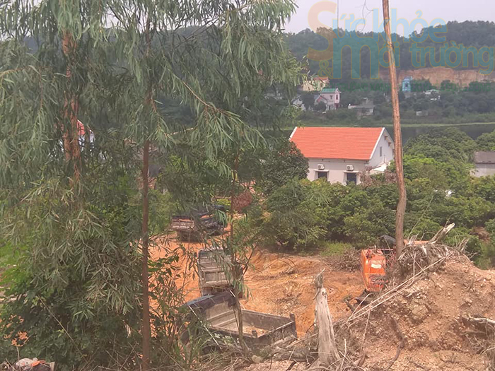 Tp. Chí Linh (Hải Dương): Khai thác đất “lén lút” giữa ban ngày