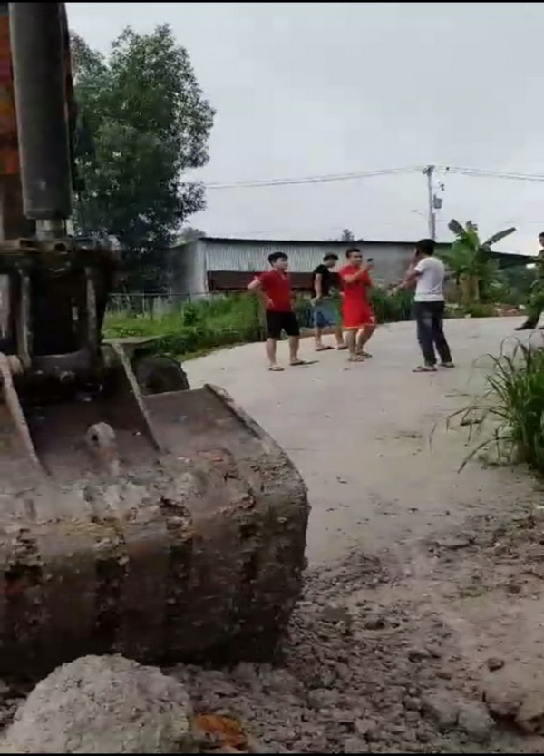 Đồng Nai: Người d&acirc;n bỗng dưng bị chặn mất đường đi