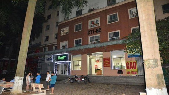 B&eacute; g&aacute;i 6 tuổi tử vong do rơi từ ban c&ocirc;ng tầng 14 xuống  m&aacute;i t&ocirc;n tầng 2
