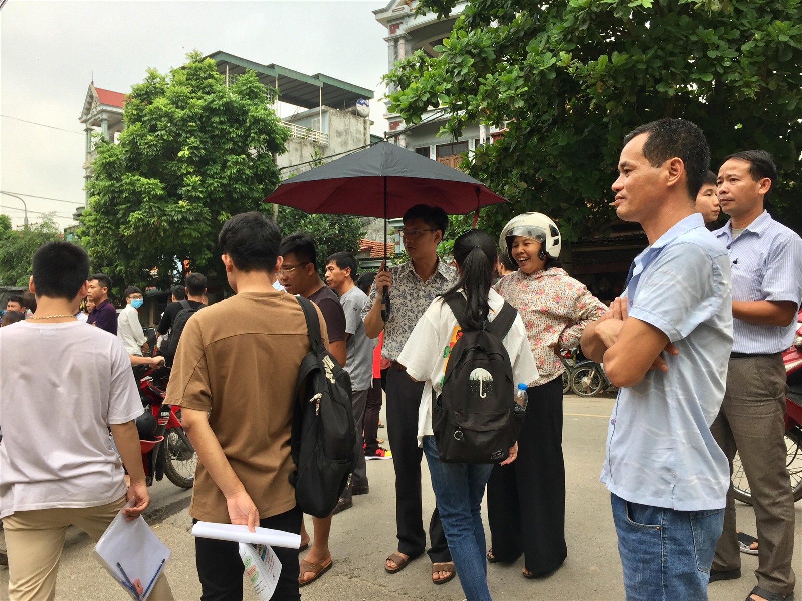Ngày 25/5, các thí sinh hoàn thành 2 bài thi môn Ngữ Văn và môn Toán trong kì thi THPT QG