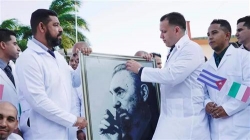 cu ba don cac nhan vien y te tu italy ve nhu nhung anh hung