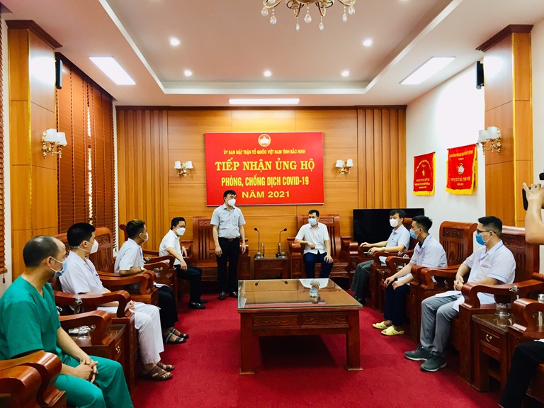 Vĩnh Phúc chi viện tiền và nhân lực giúp Bắc Giang, Bắc Ninh chống dịch Covid-19