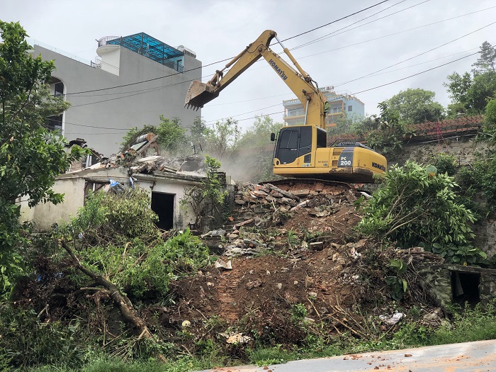 Hỗ trợ tháo dỡ công trình để mở rộng tuyến đường quốc lộ 2B