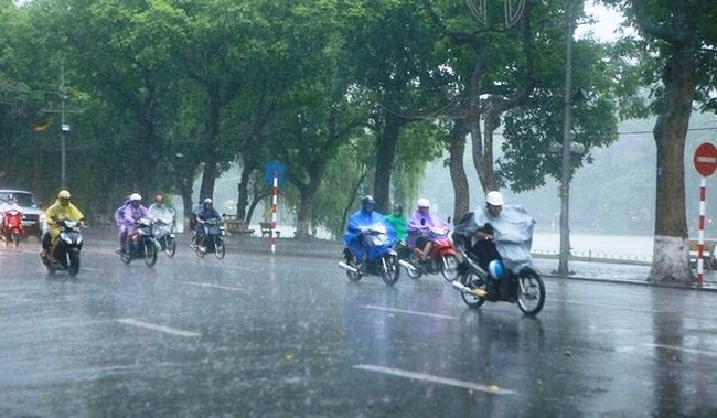 Bão số 2 đổ bộ đất liền, Bắc Bộ và Bắc Trung Bộ mưa to