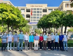 vien pasteur nha trang cu 2 doan ho tro cho phu yen va binh thuan