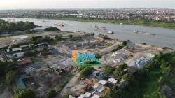 Việc tập kết vật liệu trái phép gây ô nhiễm môi trường tại phường Giang Biên: "Trên bảo dưới không nghe"