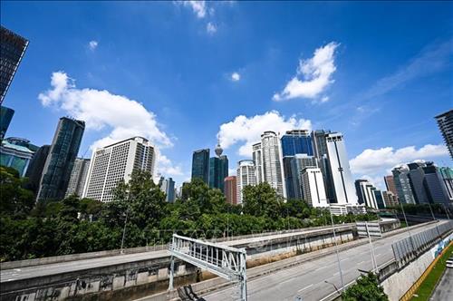 Malaysia kéo dài phong tỏa vì Covid-19
