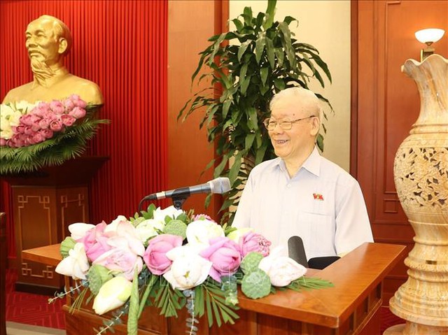 Tổng Bí thư Nguyễn Phú Trọng: Các nữ ĐBQH cần phát huy bản lĩnh và trí tuệ, thực sự là những 'bông hồng thép'
