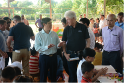 thu truong bo y te nguyen thanh long tiep don cuu tong thong my bill clinton