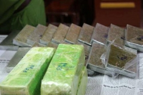 phat hien xe ban tai cho 19 banh heroin tu lao ve nghe an