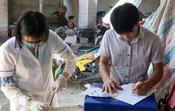 ha tinh 10 nguoi nhap vien cap cuu vi an nom sua ngay nang nong