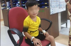 be trai bi tao bon 5 nam bung phinh to chua 3kg phan u dong