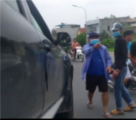 vu danh pv bao tuoi tre thu do trong luc di tac nghiep 3 phong vien nhap vien de kiem tra suc khoe