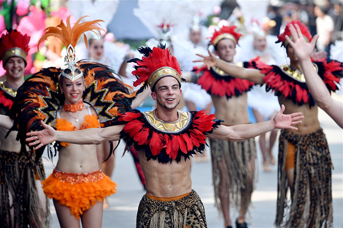 Kỷ niệm “20 năm Thành phố Vì hòa bình”, Sun World đưa Carnival sôi động về Hà Nội