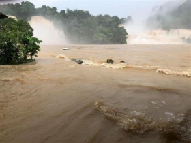 cao bang lu cuon sat lo dat lam 1 nguoi chet 1 nguoi mat tich