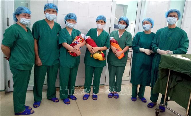 BV tuyến tỉnh phẫu thuật cấp cứu kịp thời sản phụ sinh 3 cùng trứng hiếm gặp