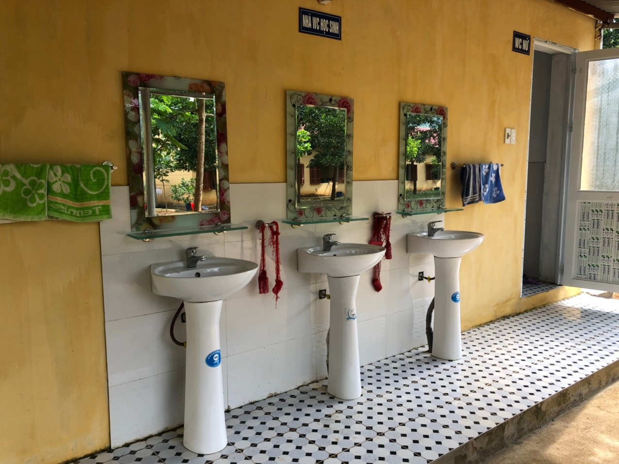 Hiệu quả từ việc đầu tư xây dựng các công trình nhà vệ sinh trường học